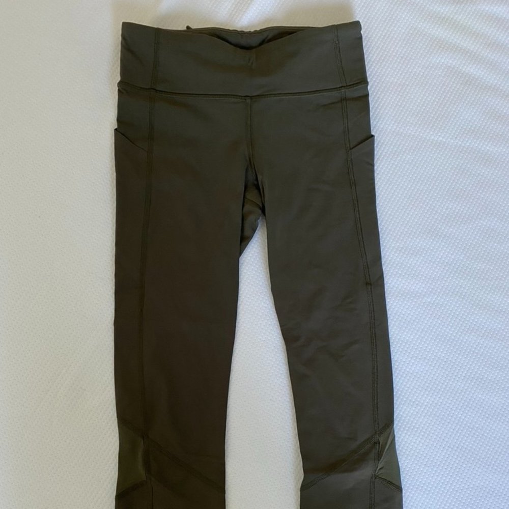 Lululemon cropped leggings olive green size 4